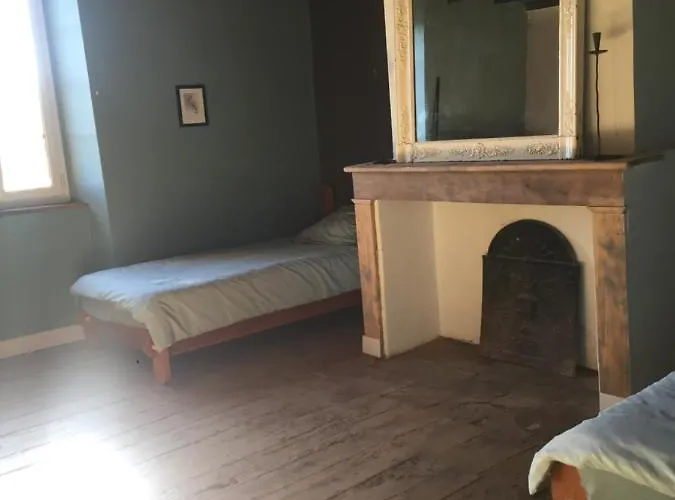 ベッド・アンド・ブレックファスト La Maison De Louis Francon