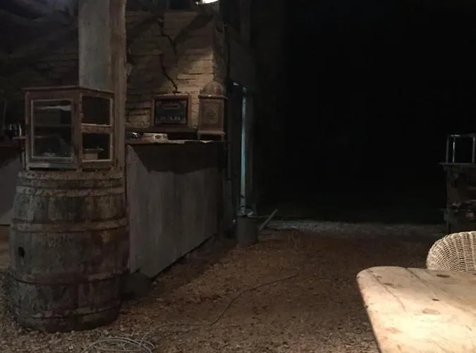 ベッド・アンド・ブレックファスト La Maison De Louis 3*