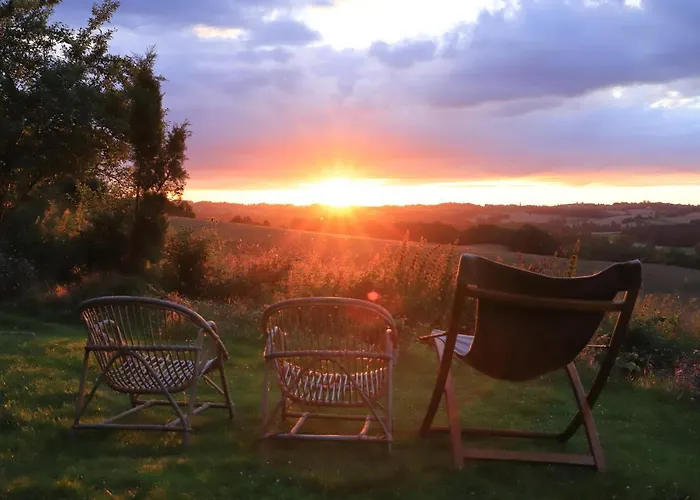 ベッド・アンド・ブレックファスト La Maison De Louis Francon